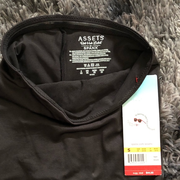 New ASSETS by SPANX scalloped High-Waist Mid-Thigh Shaper shorts black small - Picture 2 of 3